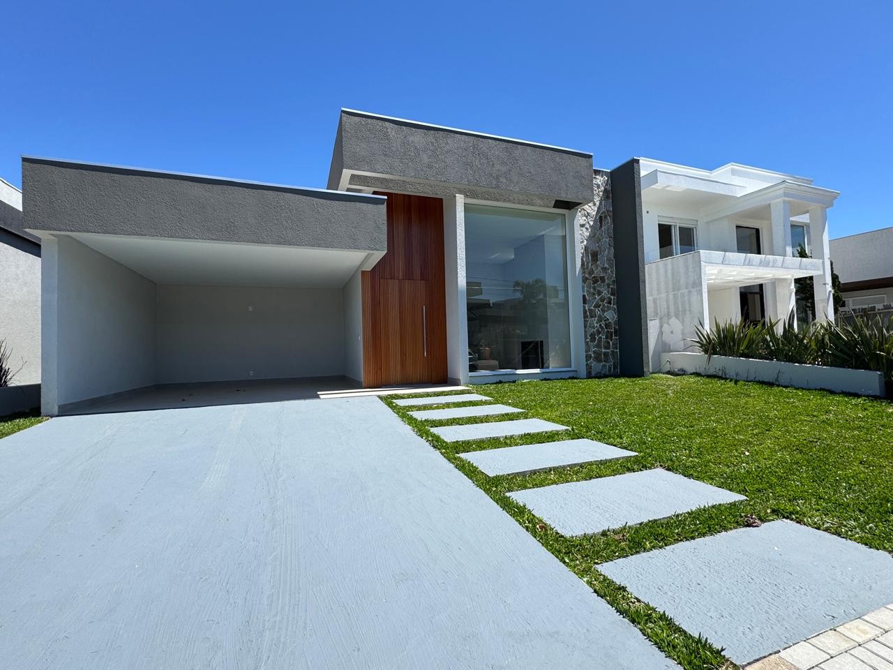 Casa em Condomínio 4 dormitórios para venda, / em Capão da Canoa | Ref.: 2040