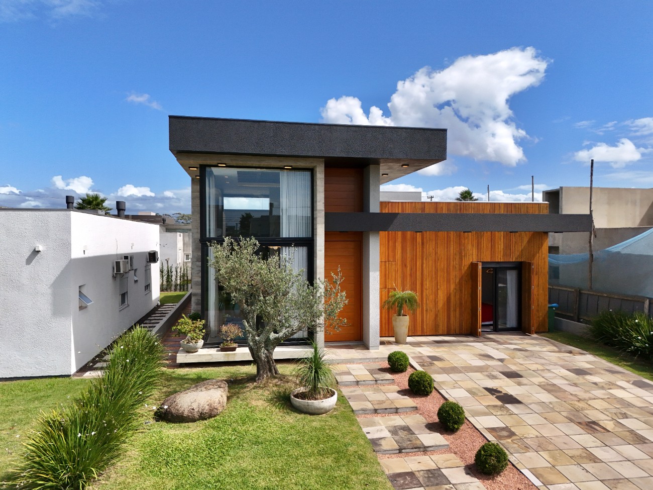 Casa em Condomínio 4 dormitórios para venda, / em Capão da Canoa | Ref.: 2042